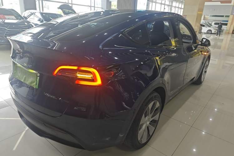 Used Tesla Model Y 2021 Standard Range Rear-Wheel Drive Version Rear Right 45 Deg