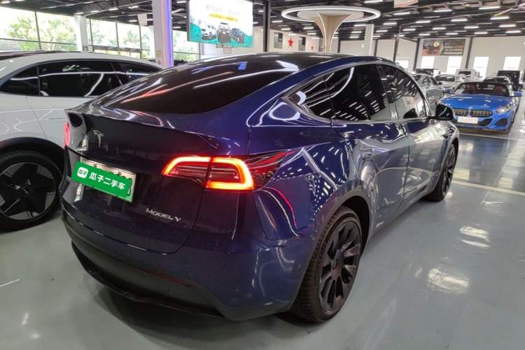 Used Tesla Model Y 2021 Long-Range All-Wheel-Drive Version Rear Right 45 Deg