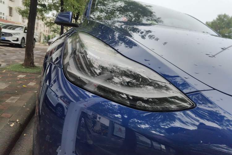 Used Tesla Model Y 2021 Long-Range All-Wheel-Drive Version 3D7 Right Front Headlight