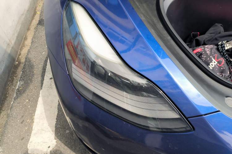 Used Tesla Model Y 2021 Long-Range All-Wheel-Drive Version Right Front Headlight