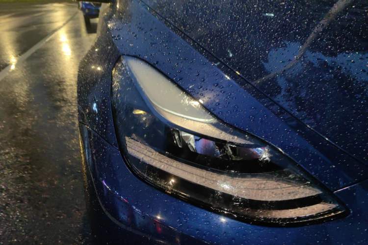 Used Tesla Model Y 2021 Long-Range All-Wheel-Drive Version Right Front Headlight