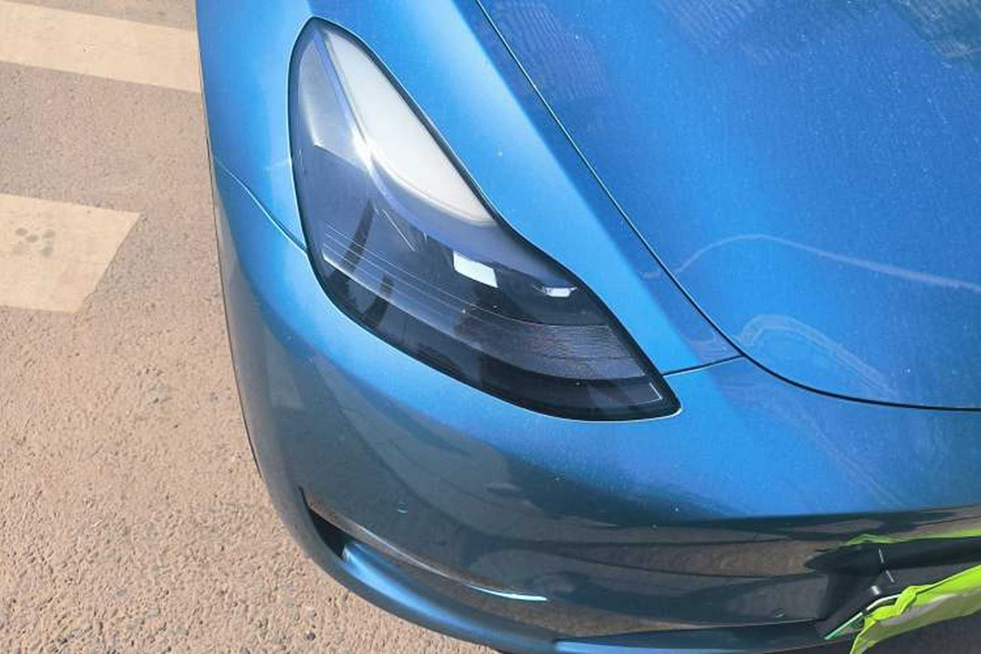 Used Tesla Model Y 2021 Standard Range Rear-Wheel Drive Version Right Front Headlight