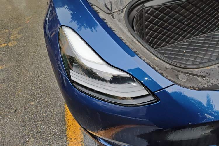 Used Tesla Model Y 2021 Long-Range All-Wheel-Drive Version Right Front Headlight