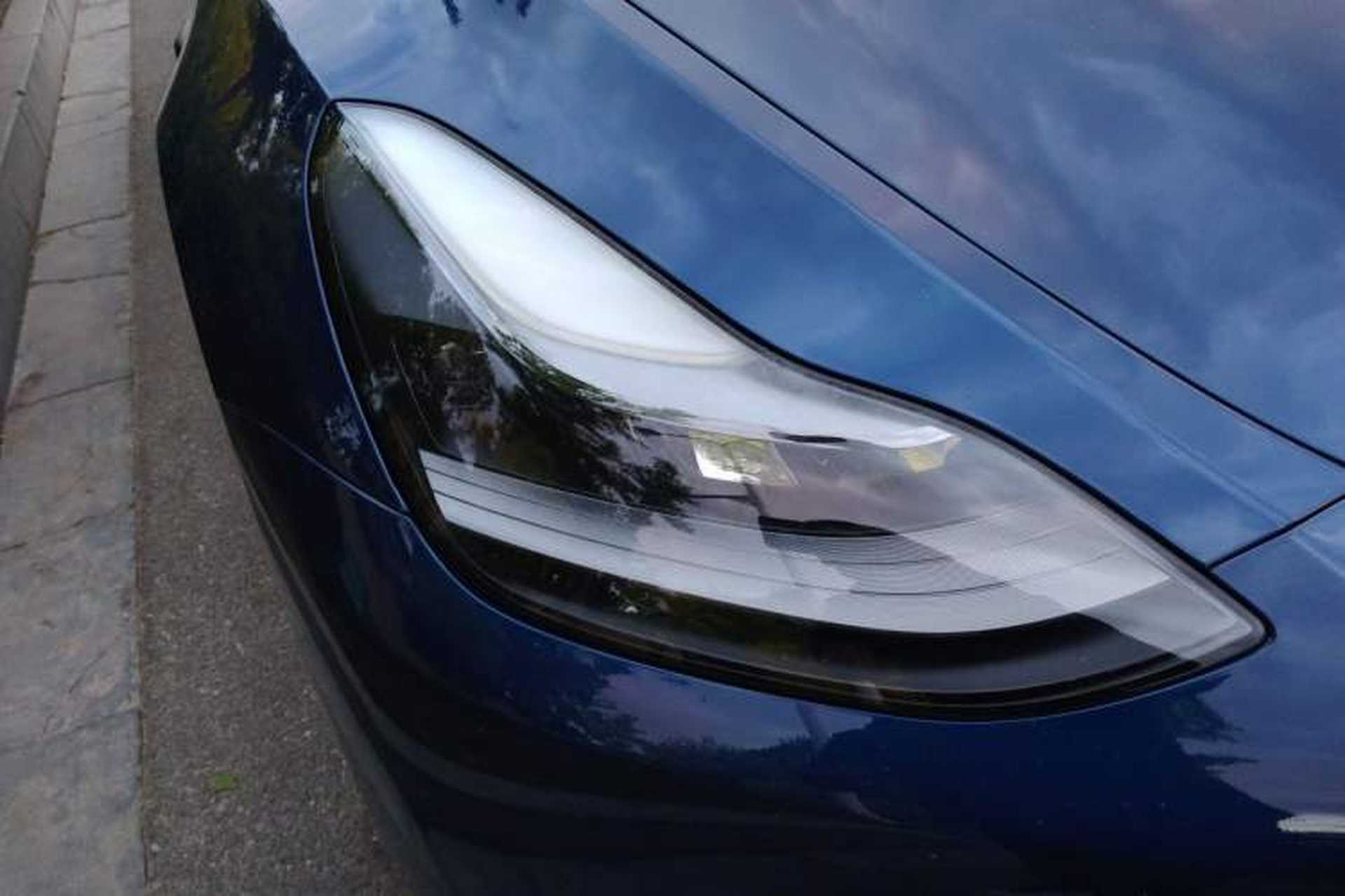 Used Tesla Model Y 2021 Standard Range Rear-Wheel Drive Version Right Front Headlight