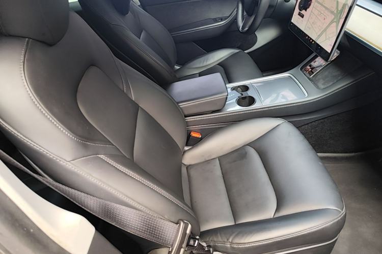 Used Tesla Model Y 2021 Long-Range All-Wheel-Drive Version 3D7 Right Front Seat