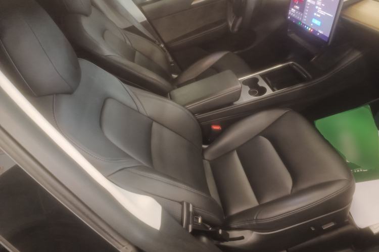 Used Tesla Model Y 2021 Standard Range Rear-Wheel Drive Version Right Front Seat