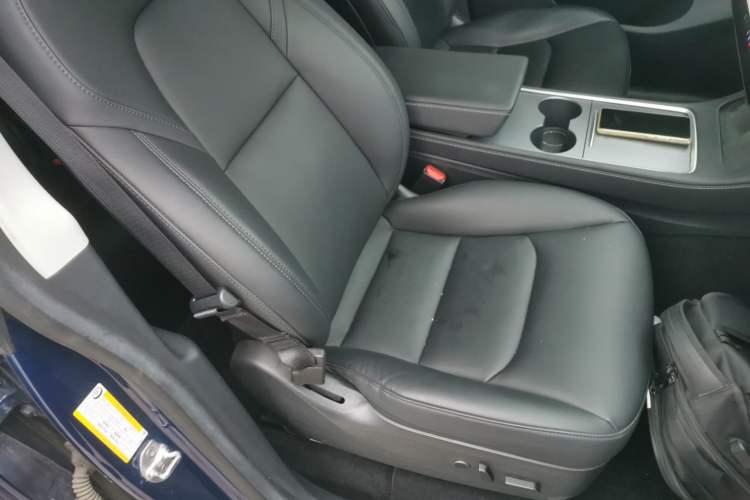 Used Tesla Model Y 2021 Long-Range All-Wheel-Drive Version Right Front Seat