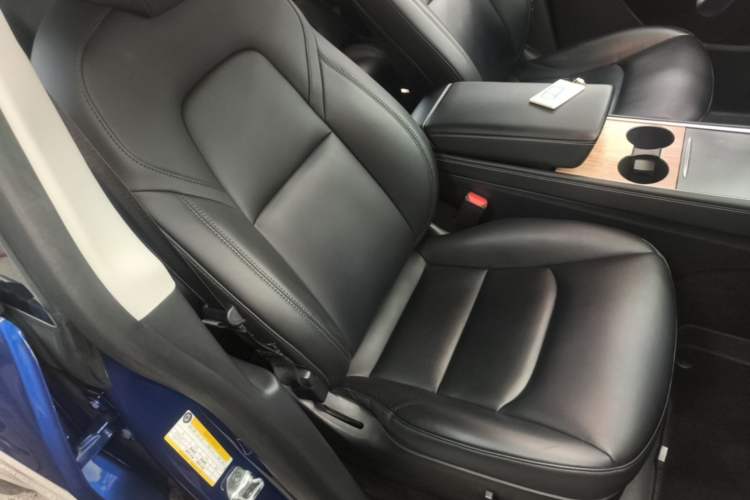 Used Tesla Model Y 2021 Standard Range Rear-Wheel Drive Version Right Front Seat