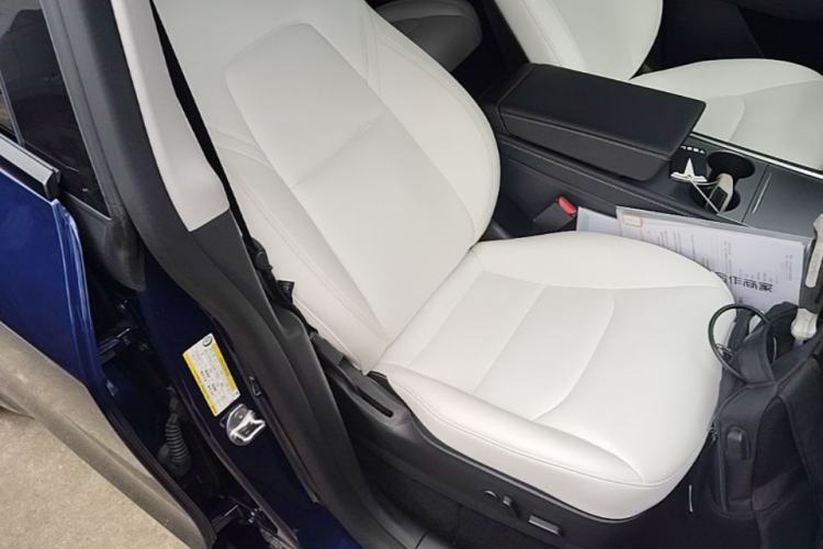 Used Tesla Model Y 2021 Long-Range All-Wheel-Drive Version 3D7 Right Front Seat