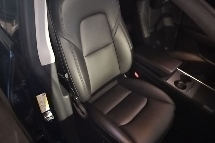 Used Tesla Model Y 2021 Long-Range All-Wheel-Drive Version Right Front Seat
