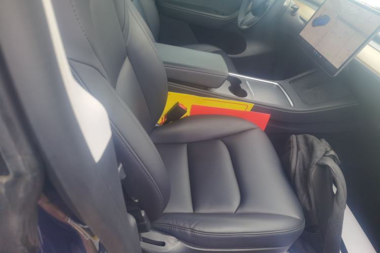 Used Tesla Model Y 2021 Long-Range All-Wheel-Drive Version 3D7 Right Front Seat