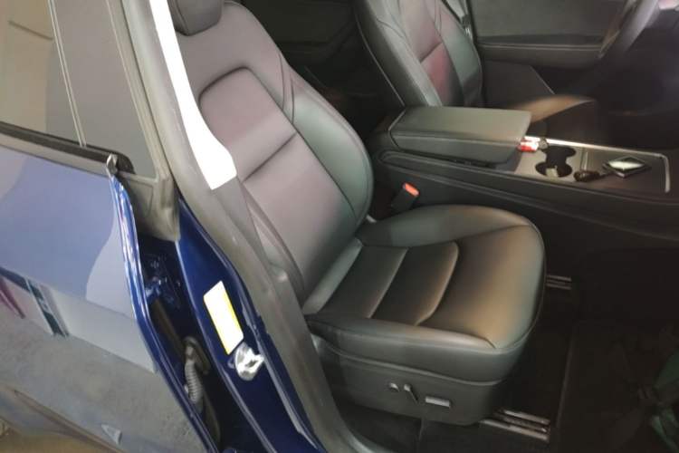 Used Tesla Model Y 2021 Long-Range All-Wheel-Drive Version 3D7 Right Front Seat