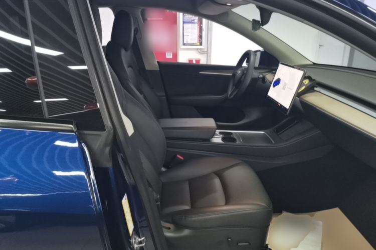 Used Tesla Model Y 2021 Long-Range All-Wheel-Drive Version 3D7 Right Front Seat