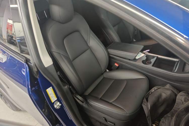 Used Tesla Model Y 2021 Long-Range All-Wheel-Drive Version 3D7 Right Front Seat