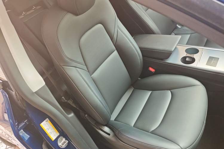 Used Tesla Model Y 2021 Long-Range All-Wheel-Drive Version 3D7 Right Front Seat