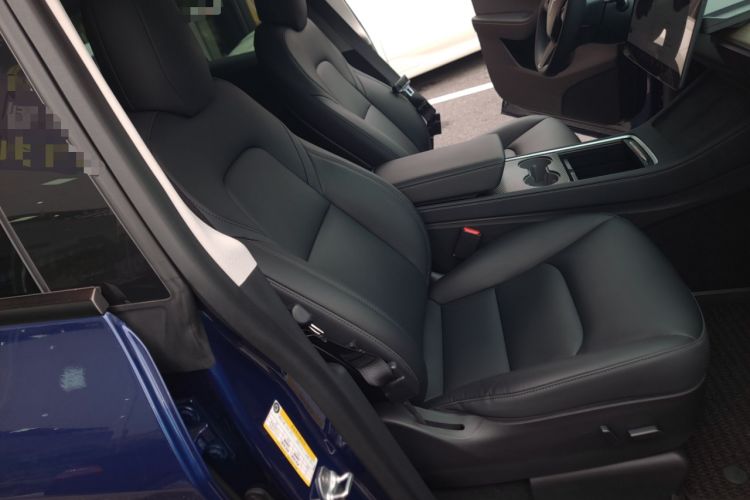 Used Tesla Model Y 2021 Standard Range Rear-Wheel Drive Version Right Front Seat