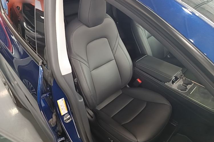 Used Tesla Model Y 2021 Long-Range All-Wheel-Drive Version Right Front Seat