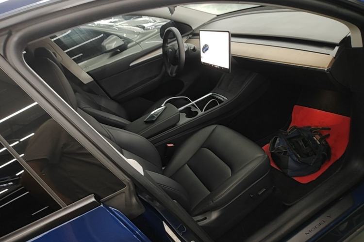 Used Tesla Model Y 2021 Long-Range All-Wheel-Drive Version 3D7 Right Front Seat