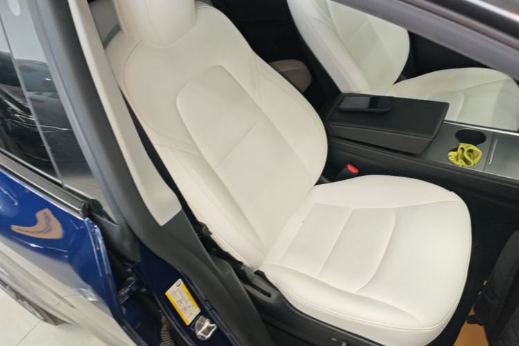Used Tesla Model Y 2021 Long-Range All-Wheel-Drive Version 3D7 Right Front Seat