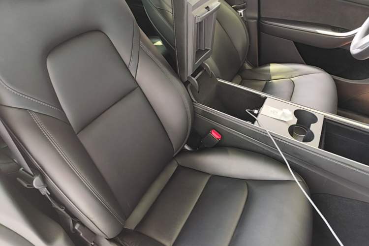 Used Tesla Model Y 2021 Long-Range All-Wheel-Drive Version 3D7 Right Front Seat