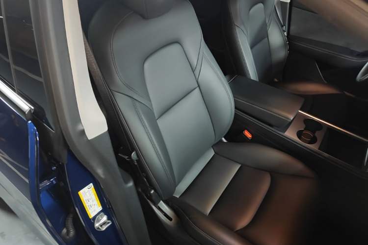 Used Tesla Model Y 2021 Long-Range All-Wheel-Drive Version Right Front Seat