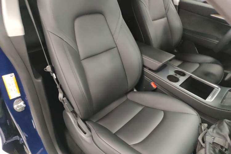 Used Tesla Model Y 2021 Long-Range All-Wheel-Drive Version 3D7 Right Front Seat