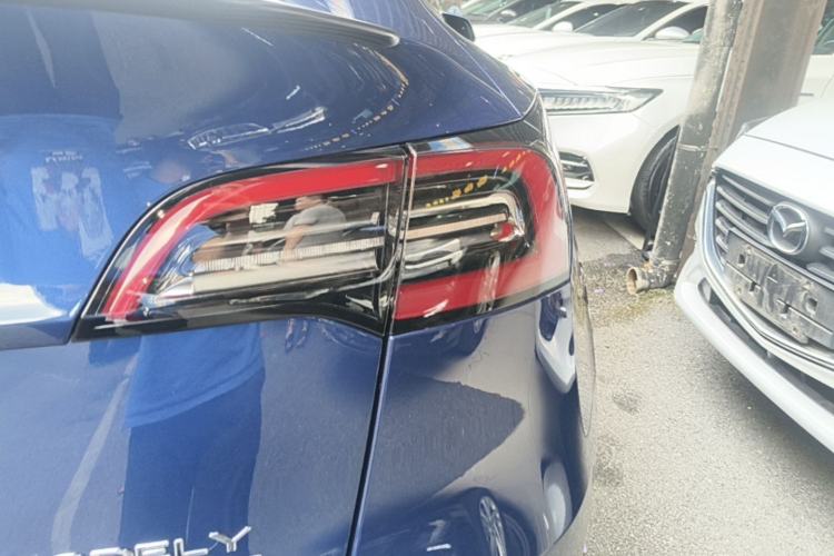 Used Tesla Model Y 2021 Performance High-Performance All-Wheel-Drive Version Right Rear Taillight