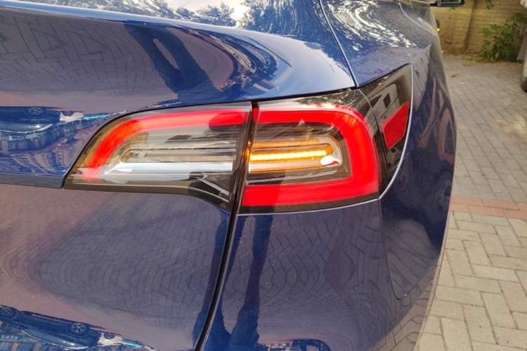 Used Tesla Model Y 2021 Long-Range All-Wheel-Drive Version Right Rear Taillight