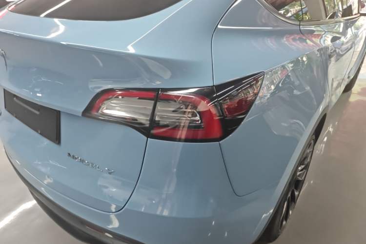 Used Tesla Model Y 2021 Long-Range All-Wheel-Drive Version 3D7 Right Rear Taillight