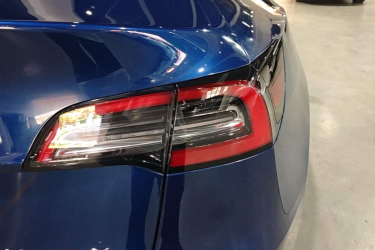 Used Tesla Model Y 2021 Revised Version 2 Long-Range All-Wheel-Drive Edition Right Rear Taillight