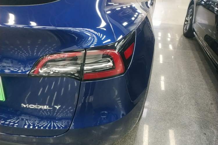 Used Tesla Model Y 2021 Long-Range All-Wheel-Drive Version 3D7 Right Rear Taillight
