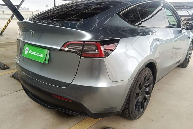 Used Tesla Model Y 2021 Standard Range Rear-Wheel Drive Version Right Rear Taillight