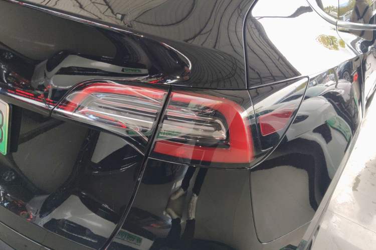 Used Tesla Model Y 2021 Performance High-Performance All-Wheel-Drive Version Right Rear Taillight