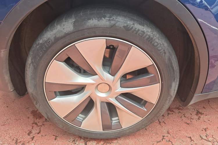 Used Tesla Model Y 2021 Standard Range Rear-Wheel Drive Version Right Rear Wheel Hub