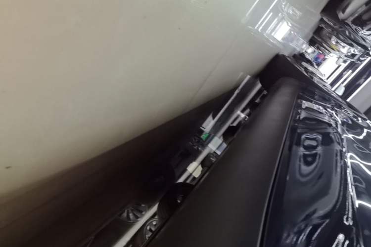Used Tesla Model Y 2021 Standard Range Rear-Wheel Drive Version Right Side Sill
