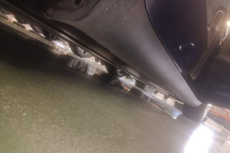Used Tesla Model Y 2021 Standard Range Rear-Wheel Drive Version Right Side Sill