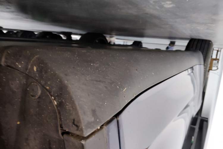 Used Tesla Model Y 2021 Performance High-Performance All-Wheel-Drive Version Right Side Sill