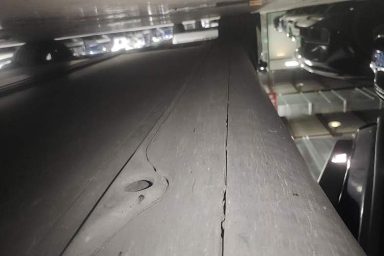Used Tesla Model Y 2021 Long-Range All-Wheel-Drive Version Right Side Sill