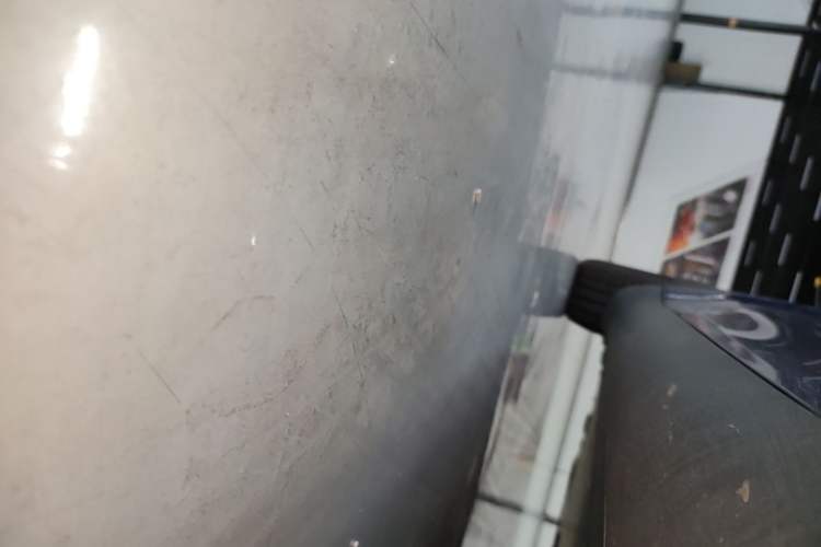 Used Tesla Model Y 2021 Long-Range All-Wheel-Drive Version Right Side Sill