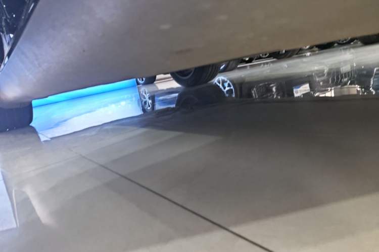 Used Tesla Model Y 2021 Standard Range Rear-Wheel Drive Version Right Side Sill