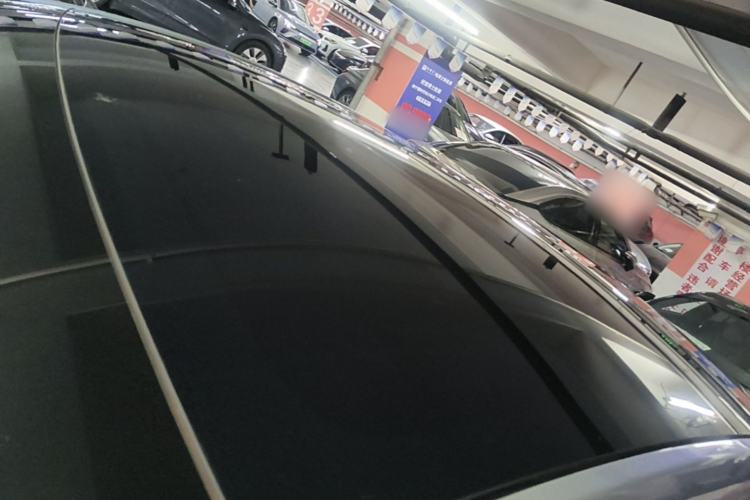 Used Tesla Model Y 2021 Long-Range All-Wheel-Drive Version Roof