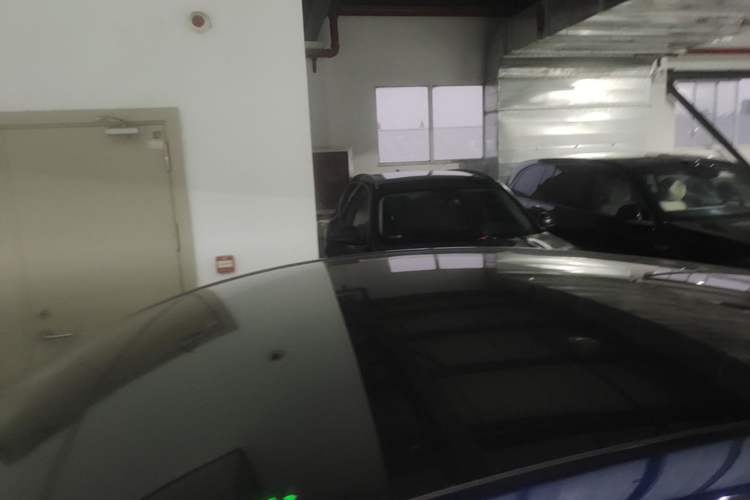 Used Tesla Model Y 2021 Long-Range All-Wheel-Drive Version Roof