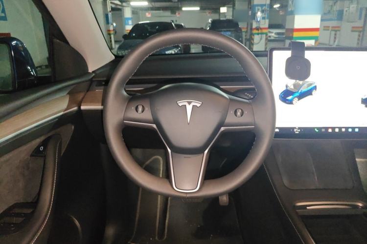 Used Tesla Model Y 2021 Long-Range All-Wheel-Drive Version 3D7 Steering Wheel
