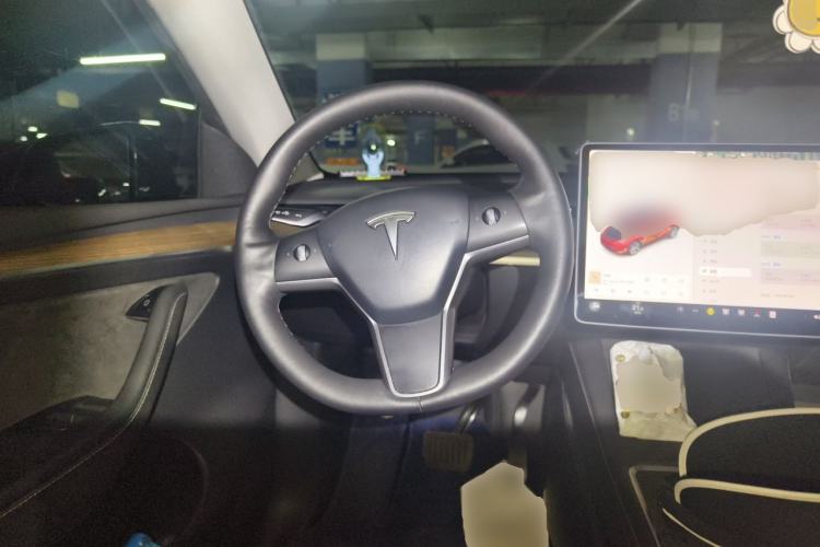 Used Tesla Model Y 2021 Standard Range Rear-Wheel Drive Version Steering Wheel