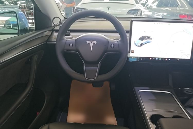 Used Tesla Model Y 2021 Standard Range Rear-Wheel Drive Version Steering Wheel