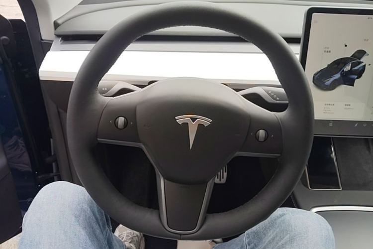 Used Tesla Model Y 2021 Long-Range All-Wheel-Drive Version 3D7 Steering Wheel
