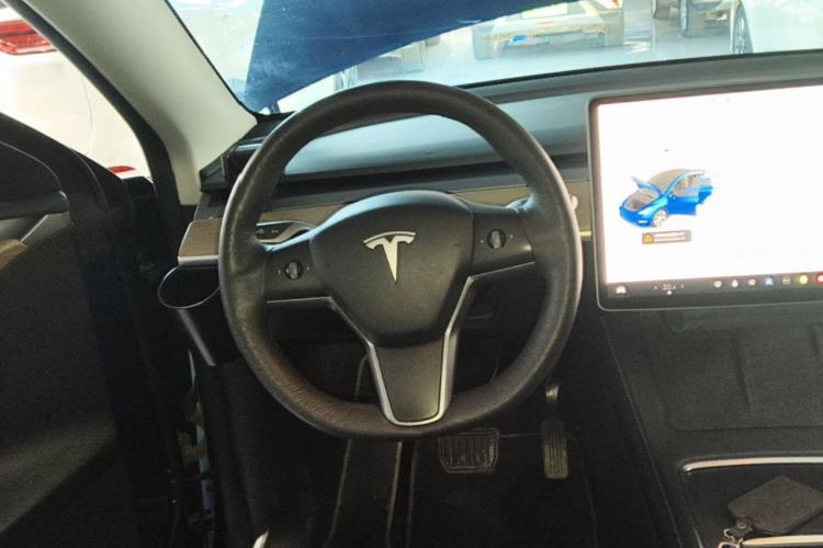 Used Tesla Model Y 2021 Long-Range All-Wheel-Drive Version 3D7 Steering Wheel