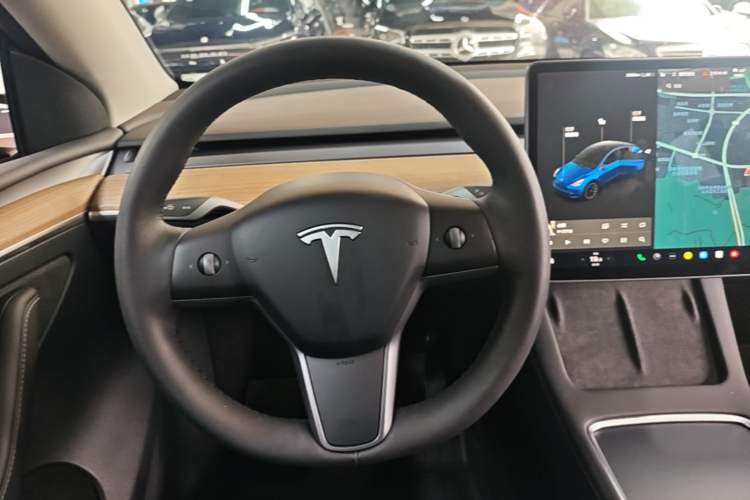 Used Tesla Model Y 2021 Long-Range All-Wheel-Drive Version 3D7 Steering Wheel