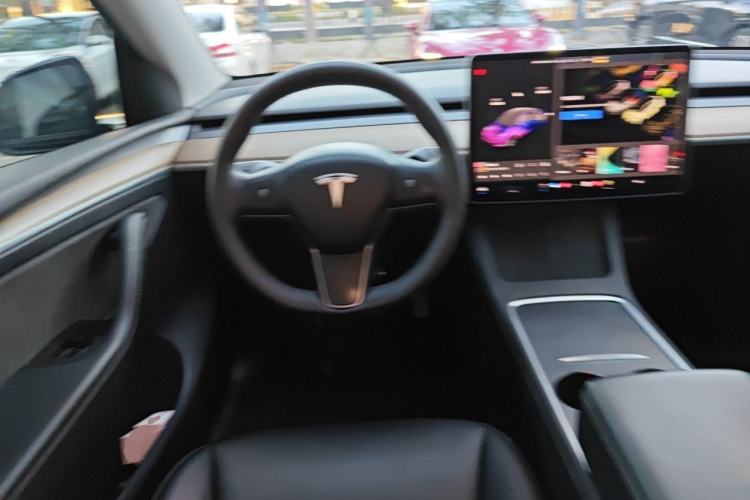 Used Tesla Model Y 2021 Long-Range All-Wheel-Drive Version 3D7 Steering Wheel