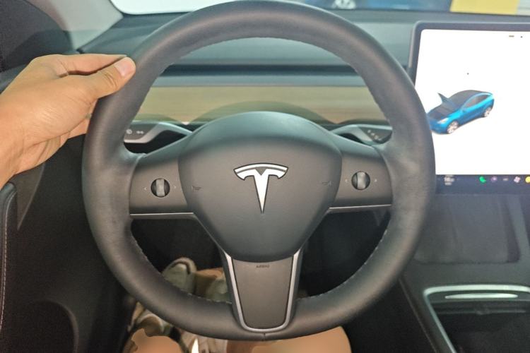 Used Tesla Model Y 2021 Standard Range Rear-Wheel Drive Version Steering Wheel